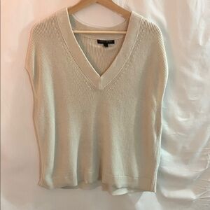 Banana Republic Cream V-Neck Sweater Classic Knit